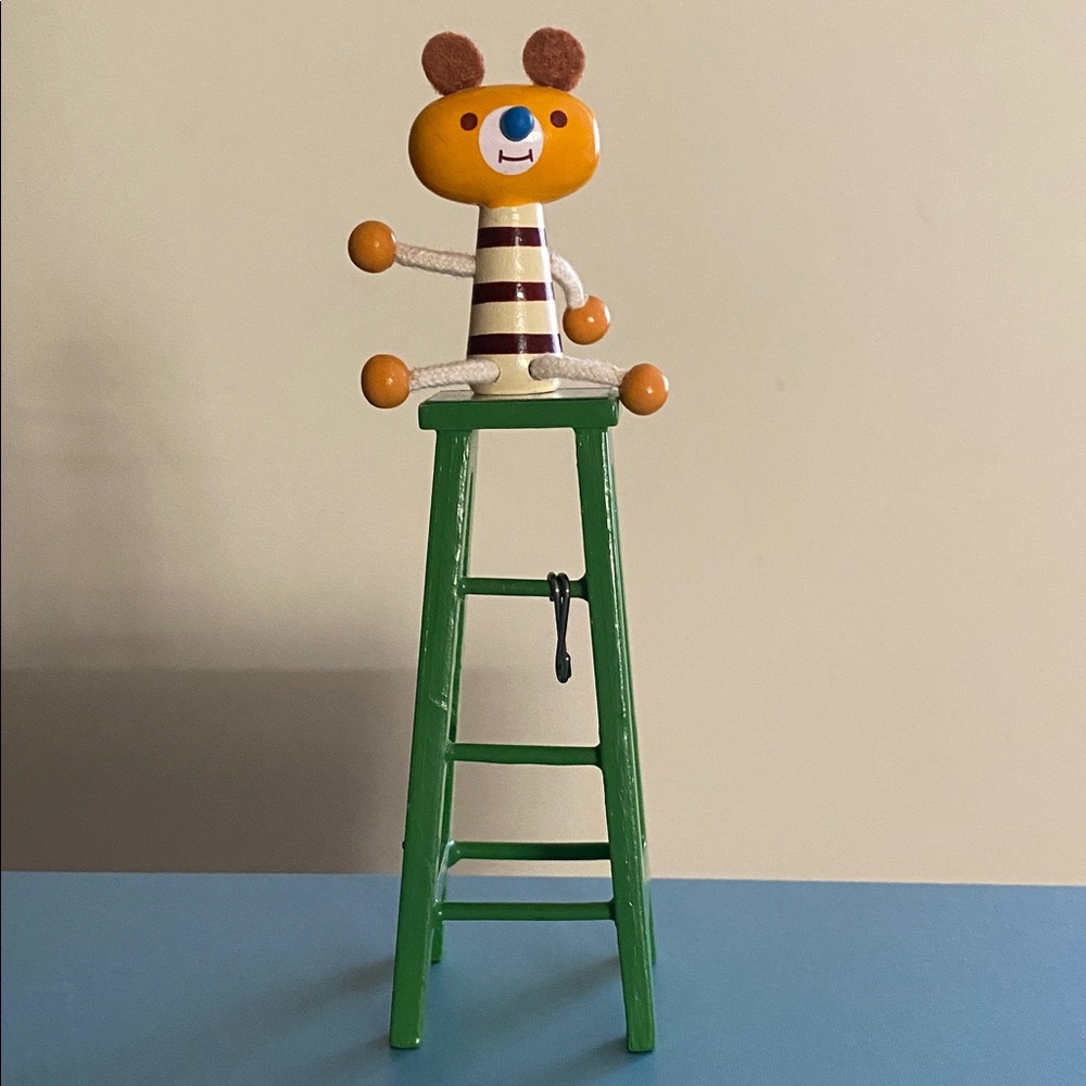 Wooden Clip Stand